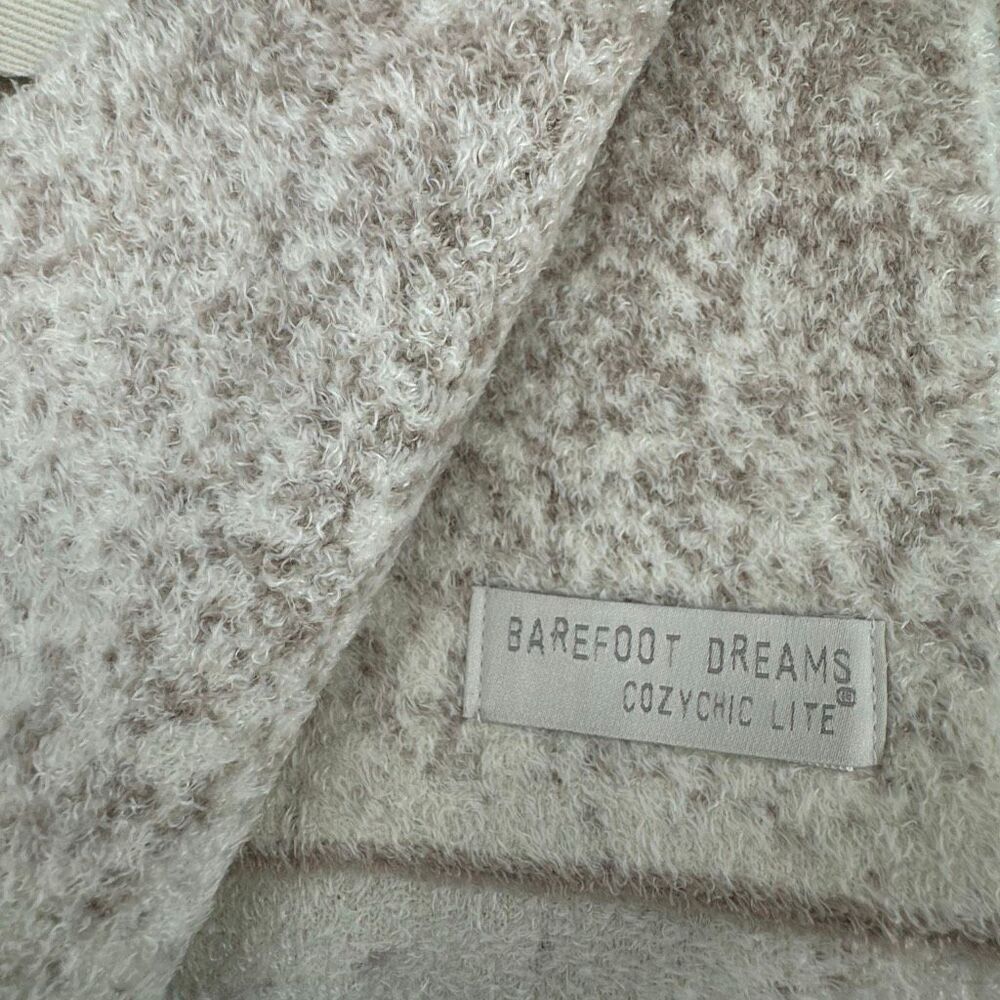 NWT Barefoot Dreams Cream Taupe CozyChic Lite Knit Confetti Scarf One Size - Picture 3 of 4